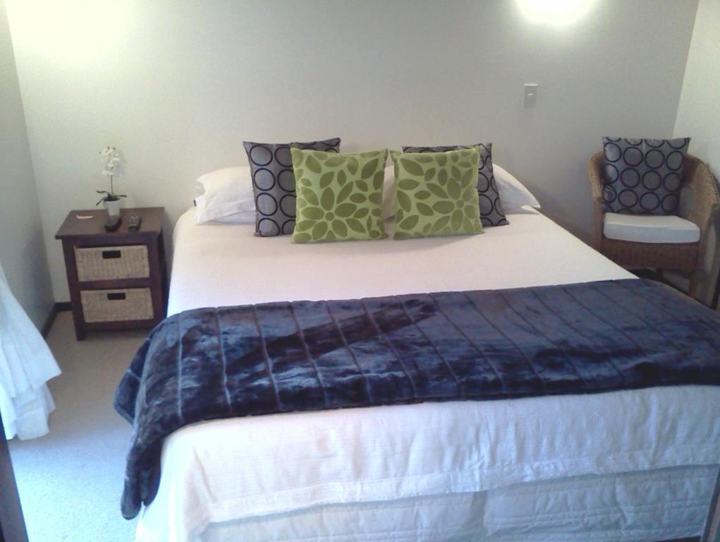 Waters Edge B&B 카이타이아 객실 사진